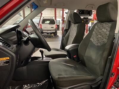 2010 Kia Soul Plus   - Photo 9 - Mesa, AZ 85201