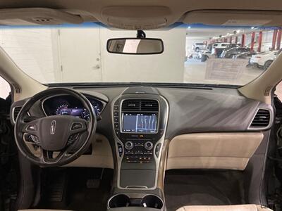 2017 Lincoln MKX Select   - Photo 11 - Mesa, AZ 85201