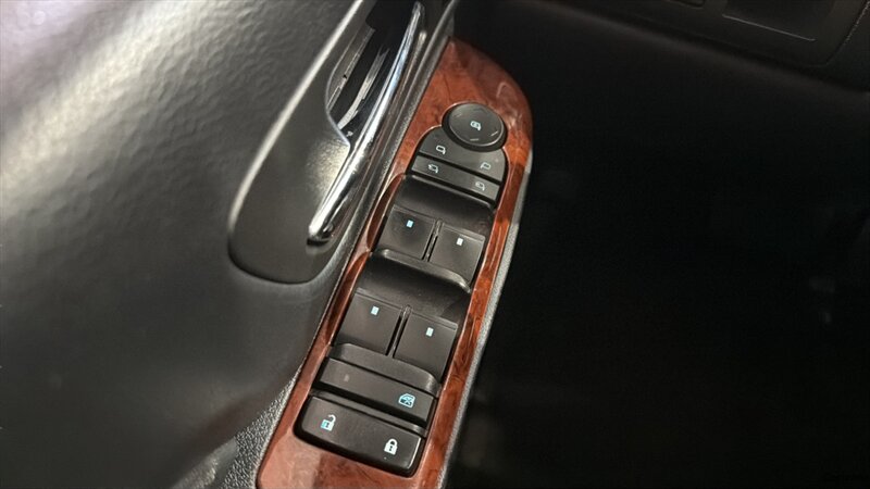 2014 Chevrolet Tahoe LT - Photo 19 - Mesa, AZ 85201