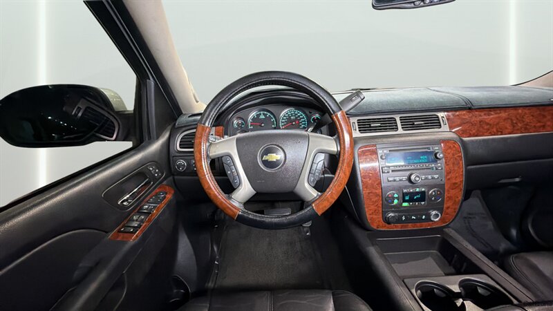 2014 Chevrolet Tahoe LT - Photo 16 - Mesa, AZ 85201