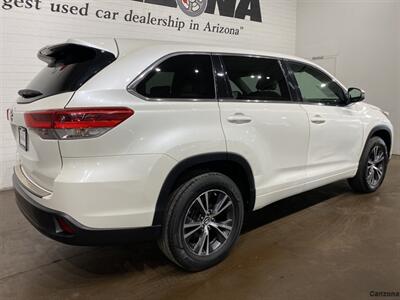2018 Toyota Highlander LE   - Photo 3 - Mesa, AZ 85201