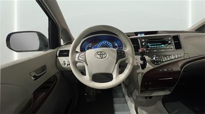 2011 Toyota Sienna XLE 8 Passenger   - Photo 16 - Mesa, AZ 85201
