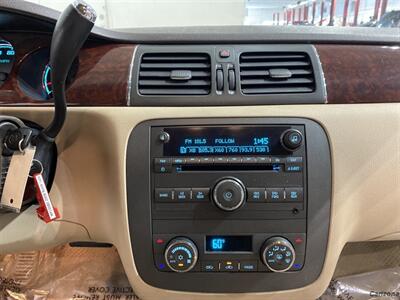 2009 Buick Lucerne CXL   - Photo 13 - Mesa, AZ 85201