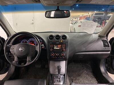 2012 Nissan Altima 3.5 SR   - Photo 11 - Mesa, AZ 85201