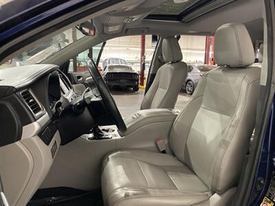 2016 Toyota Highlander XLE V6   - Photo 9 - Mesa, AZ 85201