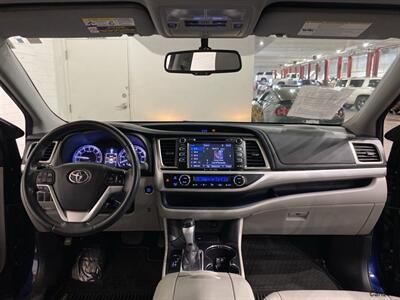 2016 Toyota Highlander XLE V6   - Photo 12 - Mesa, AZ 85201