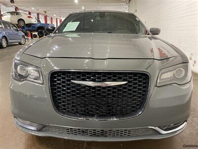 2019 Chrysler 300 Series S   - Photo 8 - Mesa, AZ 85201