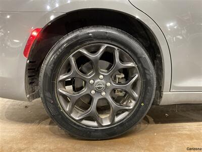 2019 Chrysler 300 Series S   - Photo 16 - Mesa, AZ 85201