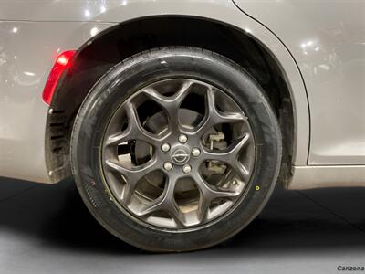 2019 Chrysler 300 Series S   - Photo 16 - Mesa, AZ 85201