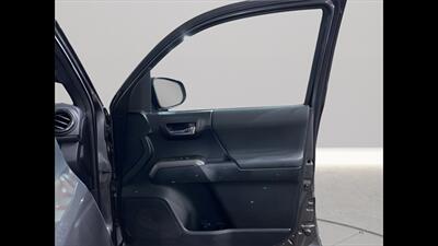 2016 Toyota Tacoma SR V6   - Photo 12 - Mesa, AZ 85201