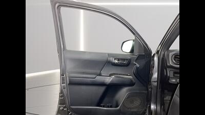 2016 Toyota Tacoma SR V6   - Photo 9 - Mesa, AZ 85201