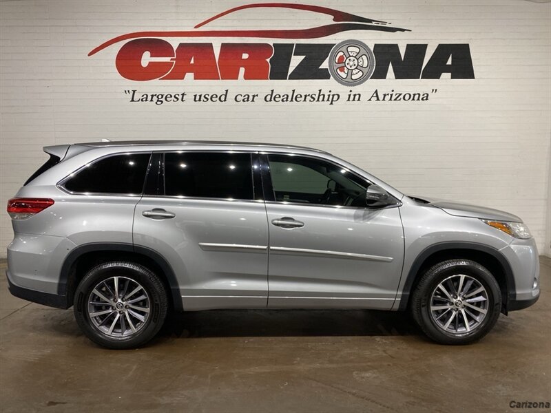 2017 Toyota Highlander XLE   - Photo 1 - Mesa, AZ 85201