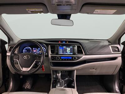 2017 Toyota Highlander LE Plus - Photo 12 - Mesa, AZ 85201