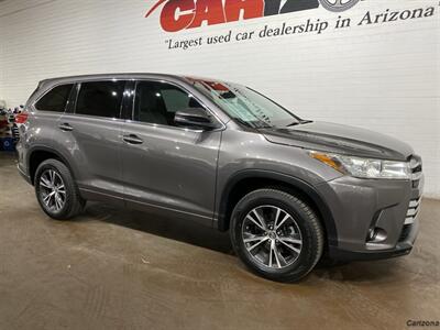 2017 Toyota Highlander LE Plus   - Photo 2 - Mesa, AZ 85201