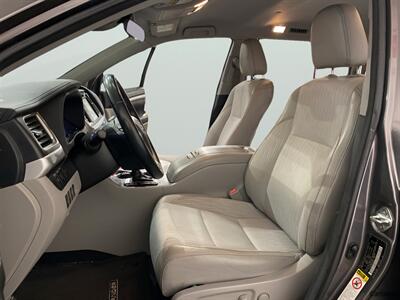 2017 Toyota Highlander LE Plus - Photo 9 - Mesa, AZ 85201