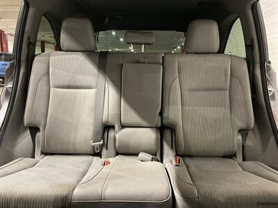 2017 Toyota Highlander LE Plus   - Photo 10 - Mesa, AZ 85201