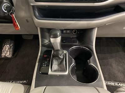 2017 Toyota Highlander LE Plus   - Photo 15 - Mesa, AZ 85201