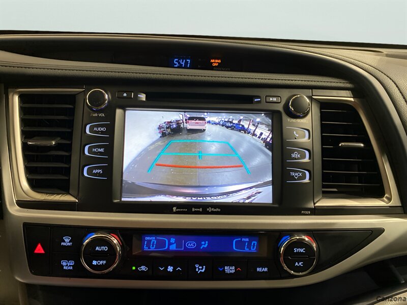 2017 Toyota Highlander LE Plus - Photo 16 - Mesa, AZ 85201