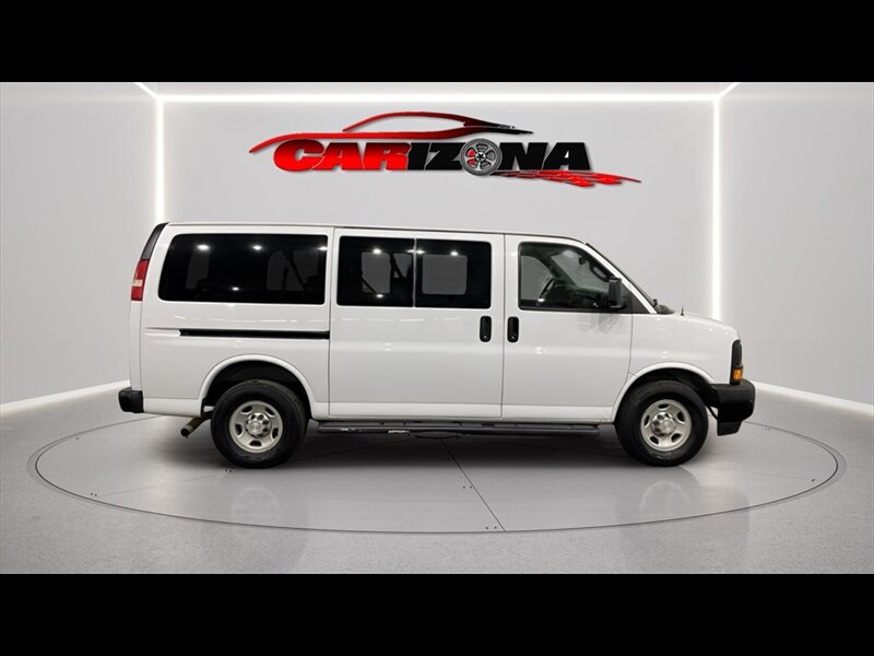 2017 Chevrolet Express Passenger LS's photo