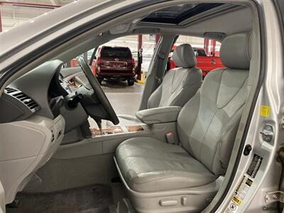 2011 Toyota Camry XLE V6   - Photo 9 - Mesa, AZ 85201