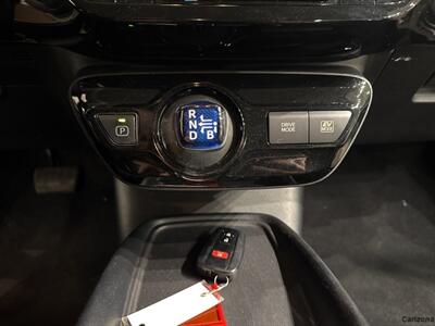 2019 Toyota Prius L   - Photo 9 - Mesa, AZ 85201