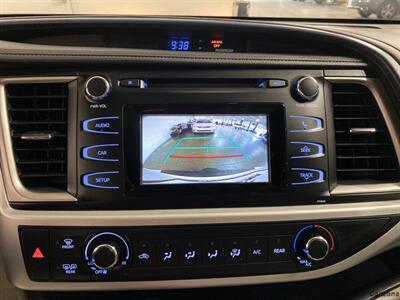 2019 Toyota Highlander LE   - Photo 15 - Mesa, AZ 85201