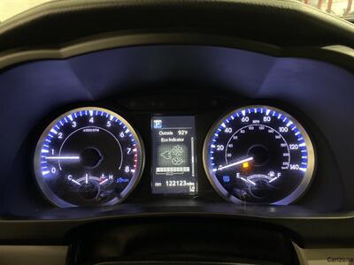 2019 Toyota Highlander LE   - Photo 12 - Mesa, AZ 85201