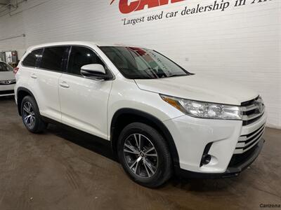 2019 Toyota Highlander LE   - Photo 2 - Mesa, AZ 85201