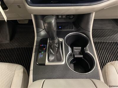 2019 Toyota Highlander LE   - Photo 14 - Mesa, AZ 85201