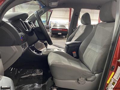 2015 Toyota Tacoma V6   - Photo 9 - Mesa, AZ 85201