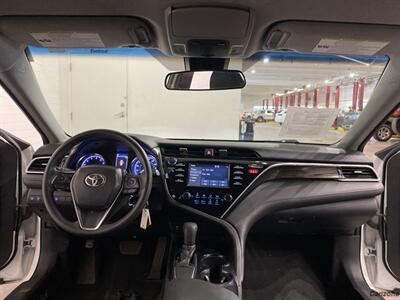 2018 Toyota Camry LE   - Photo 11 - Mesa, AZ 85201