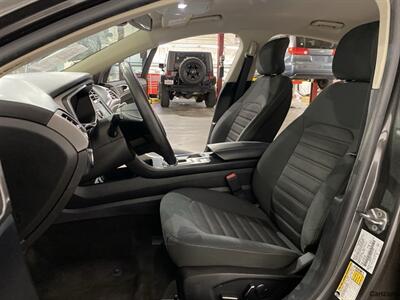 2019 Ford Fusion SE   - Photo 9 - Mesa, AZ 85201