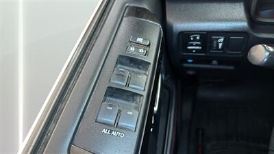 2019 Toyota 4Runner SR5   - Photo 19 - Mesa, AZ 85201