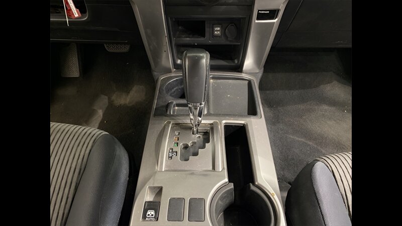 2016 Toyota 4Runner SR5 - Photo 14 - Mesa, AZ 85201