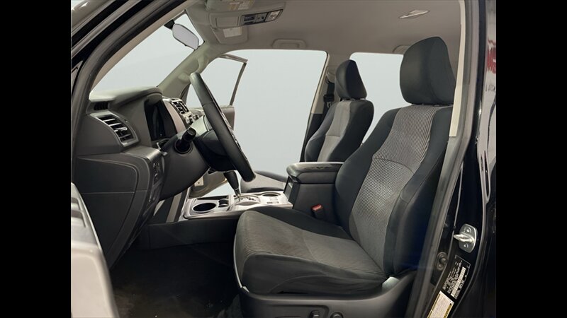 2016 Toyota 4Runner SR5 - Photo 9 - Mesa, AZ 85201