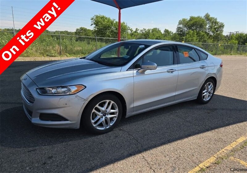 2013 Ford Fusion SE - Photo 1 - Mesa, AZ 85201