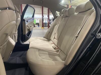 2015 Hyundai SONATA SE   - Photo 9 - Mesa, AZ 85201