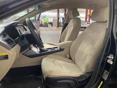 2015 Hyundai SONATA SE   - Photo 8 - Mesa, AZ 85201