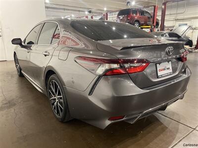 2021 Toyota Camry SE   - Photo 4 - Mesa, AZ 85201