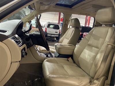 2010 Cadillac Escalade ESV Luxury   - Photo 9 - Mesa, AZ 85201