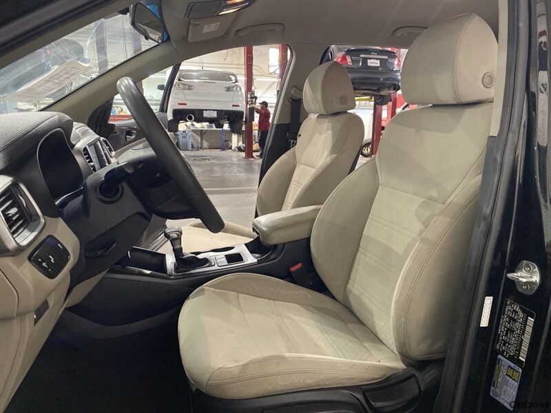 2020 Kia Sorento LX - Photo 9 - Mesa, AZ 85201