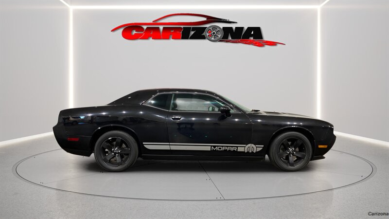 2011 Dodge Challenger SE's photo