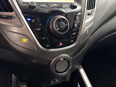 2016 Hyundai VELOSTER   - Photo 10 - Mesa, AZ 85201