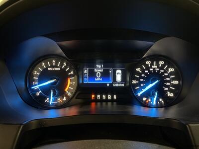 2017 Ford Explorer XLT   - Photo 13 - Mesa, AZ 85201