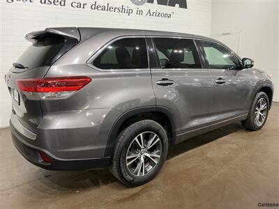 2017 Toyota Highlander LE   - Photo 3 - Mesa, AZ 85201