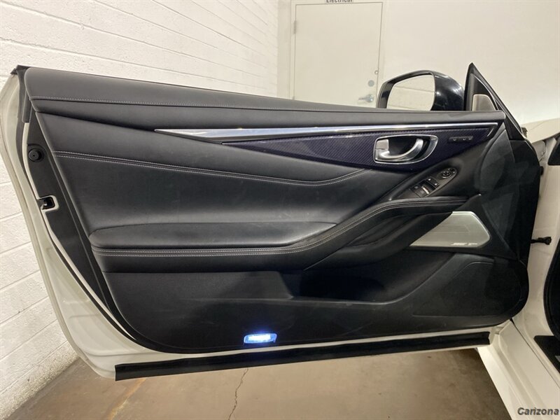 2017 INFINITI Q60 Red Sport 400 - Photo 9 - Mesa, AZ 85201