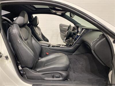 2017 INFINITI Q60 Red Sport 400 - Photo 11 - Mesa, AZ 85201