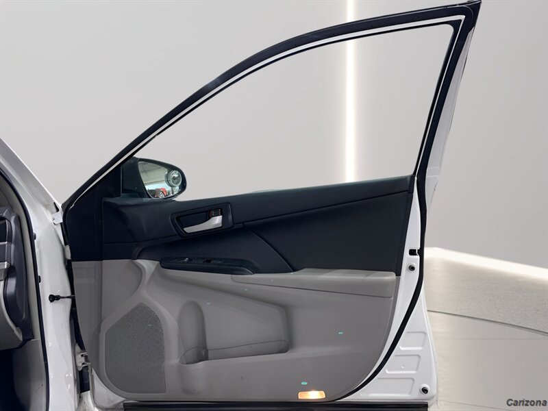 2014 Toyota Camry LE - Photo 12 - Mesa, AZ 85201