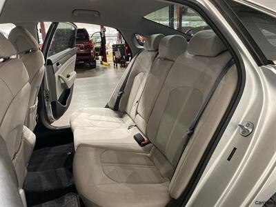 2015 Hyundai SONATA SE   - Photo 10 - Mesa, AZ 85201