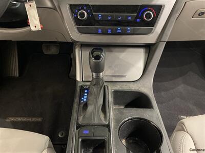 2015 Hyundai SONATA SE   - Photo 14 - Mesa, AZ 85201